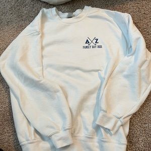 Delta Zeta family day crew neck